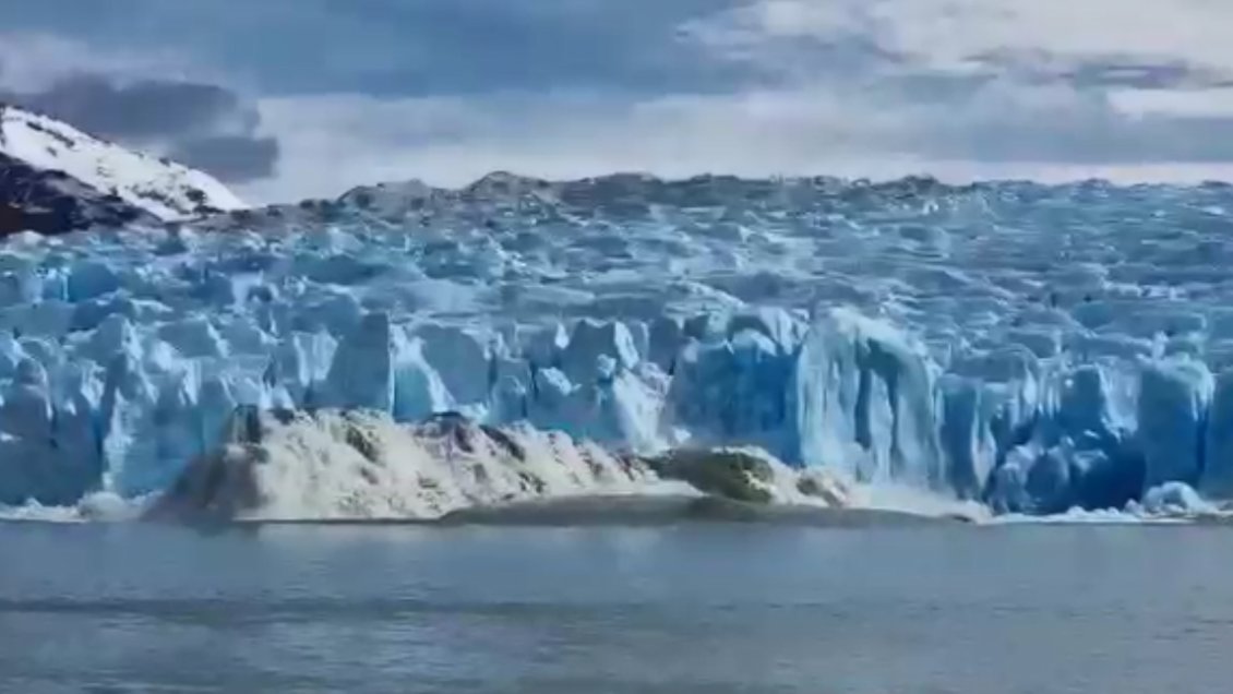 [Video] Desprendimiento de hielo en el Glaciar Grey sorprendió a ...