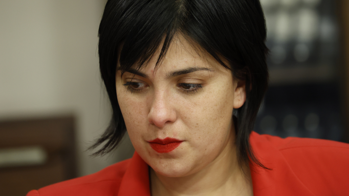 Tras un mes de polémica, PC bajó a Karol Cariola de la disputa por la presidencia de la Cámara