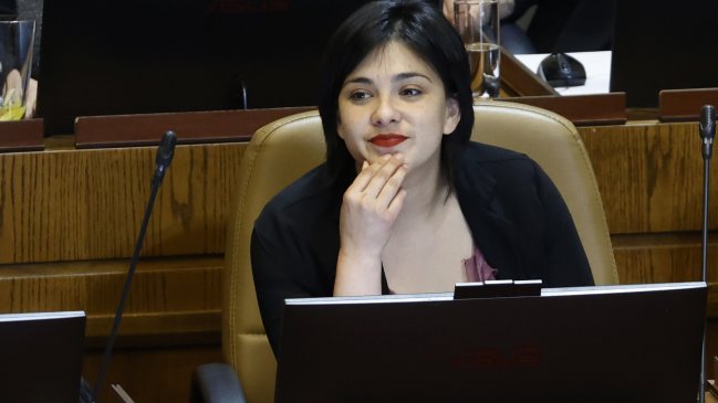 Cariola: Hicimos todo lo que estaba en nuestras manos para que la derecha no ganara la mesa de la Cámara