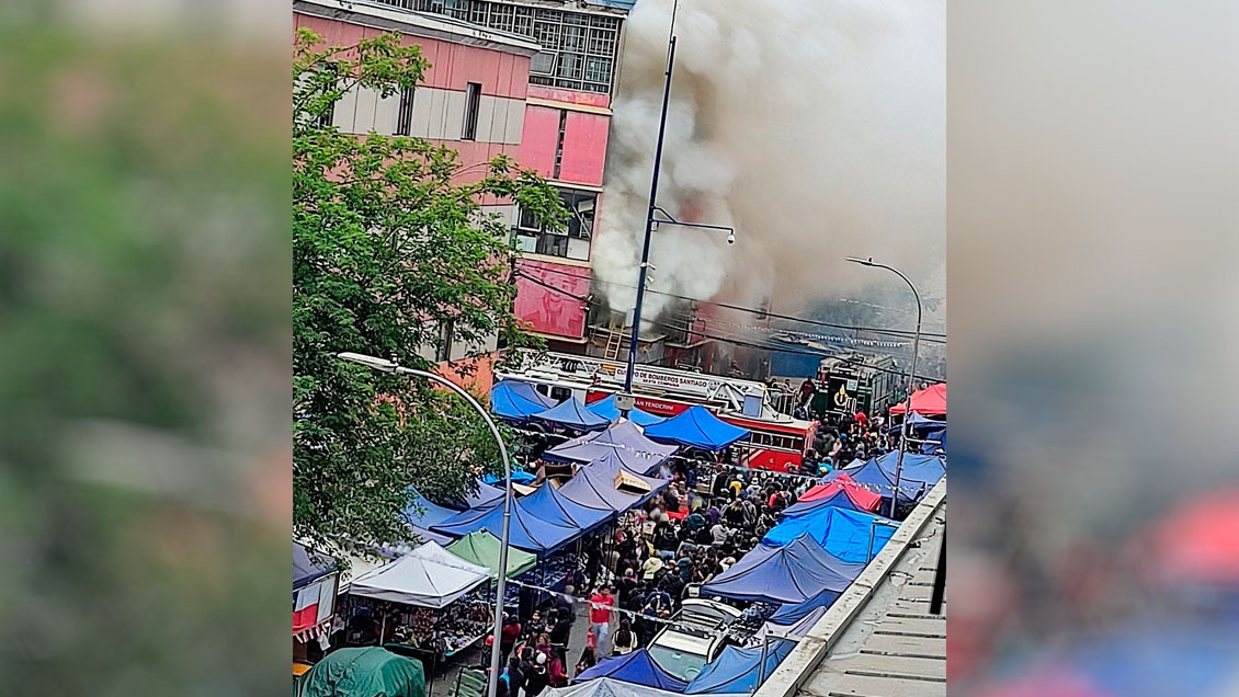 Delegada presidencial: ambulantes entorpecieron labor de Bomberos en incendio en Meiggs