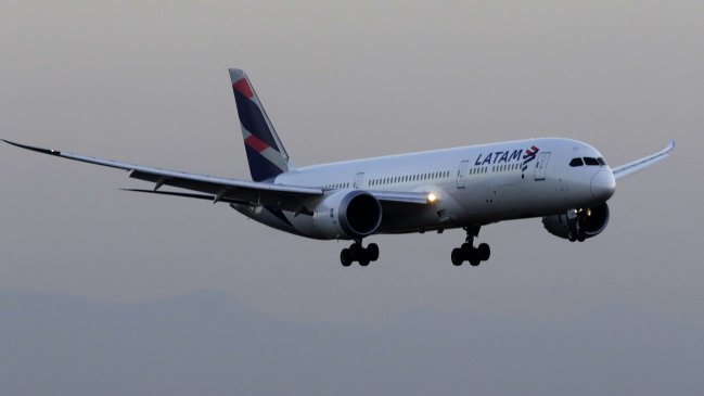   Sindicato de pilotos y Latam Airlines extienden negociaciones por cinco días 