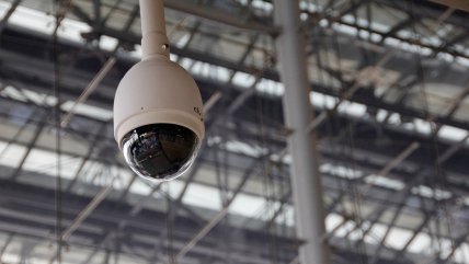  Colegios municipales de Antofagasta deberán instalar cámaras y detectores de metal  
