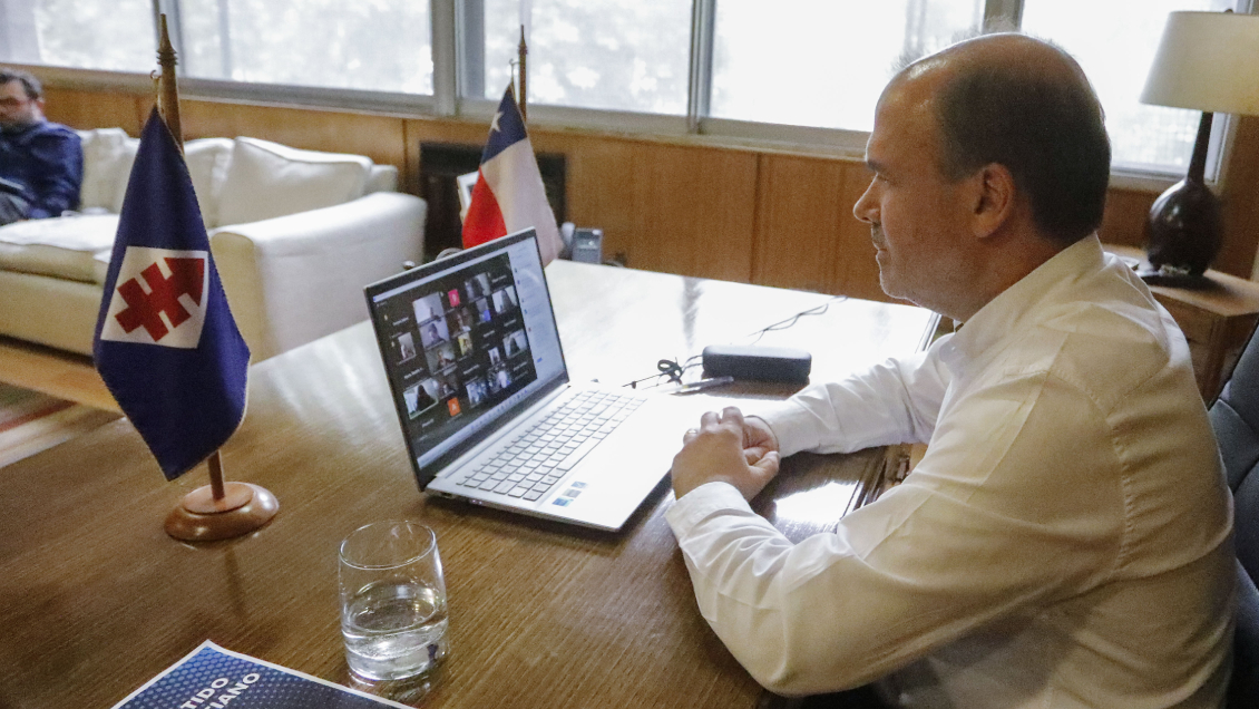 Más de 60 militantes DC se retiraron de la primera Junta Nacional bajo la presidencia de Undurraga