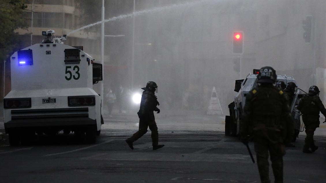 INDH querellará a siete generales de Carabineros por no frenar violaciones de DDHH en el estallido