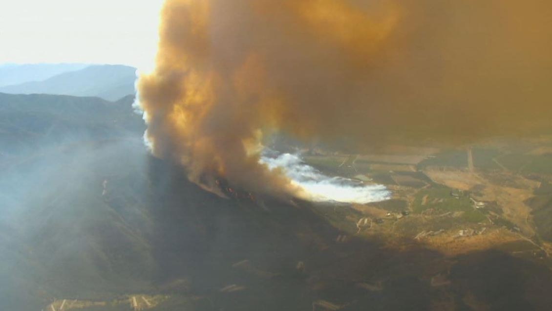Alerta roja en Melipilla por incendio de 