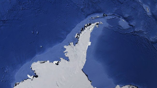 Chile lanzará torpedo científico para detectar deshielos y floración de algas en la Antártica