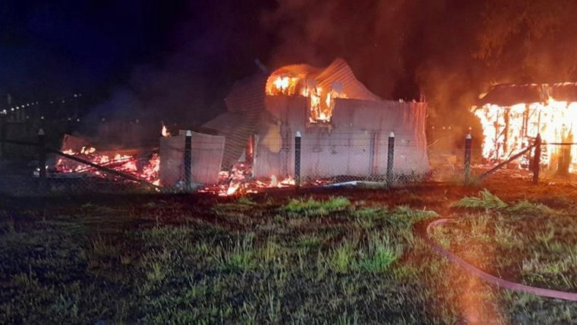 Ataque incendiario en Freire: Una casa y una bodega fueron destruidas