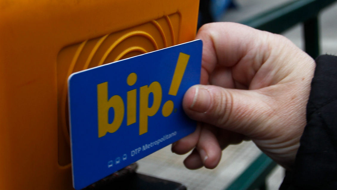 Apruebo Dignidad pidió al Gobierno evitar aumento en la tarifa del transporte público