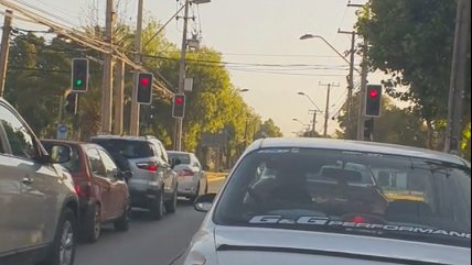   ¿El semáforo más corto? Denuncian irregular situación en Estación Central 