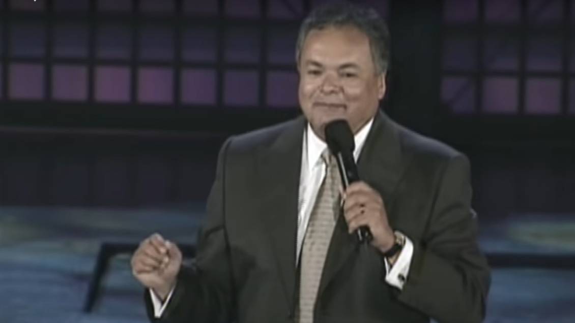 Álvaro Salas fue reconocido con el Premio Nacional de Humor 2022