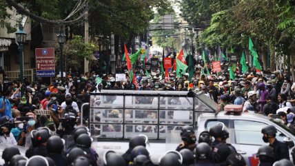   Protestas contra el gobierno tailandés se desatan en medio de la APEC 