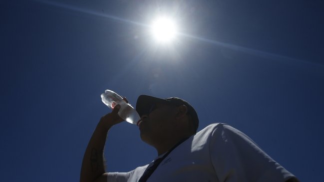 Meteorología emite alerta por nueva ola de calor en la zona central del país