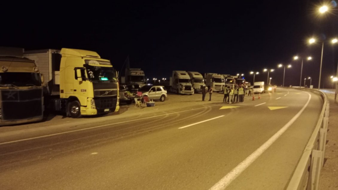 Camioneros inician paro en Tarapacá apostándose en distintos puntos de Iquique y Alto Hospicio