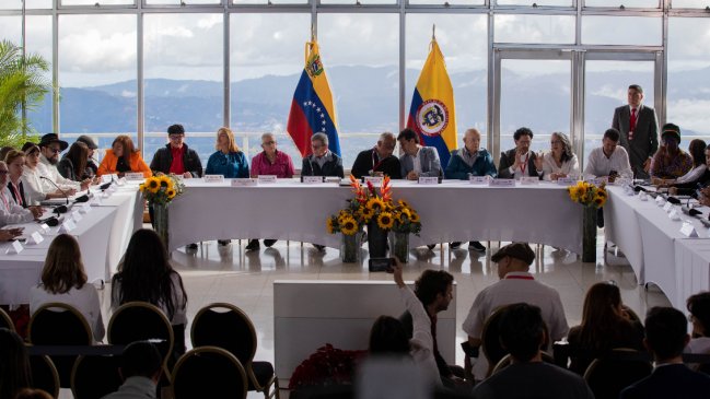  En Venezuela, el gobierno colombiano y el ELN retomaron los diálogos de paz  