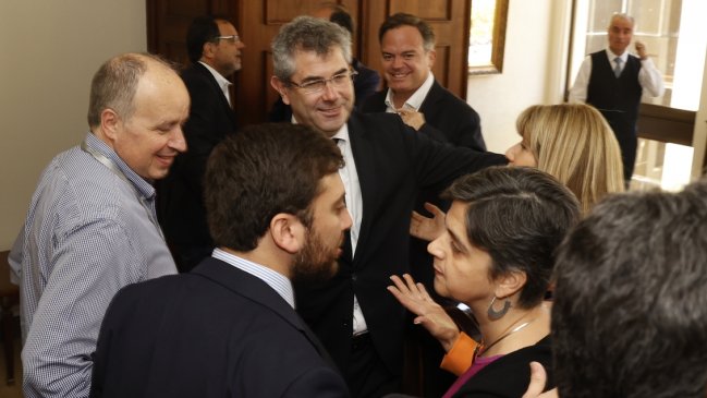 Mesa constituyente acordó crear comisión de expertos que proponga mecanismo de redacción