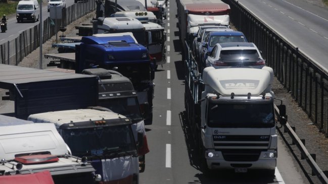 Ministro (s) Monsalve informó que se presentaron 15 querellas por bloqueos de rutas