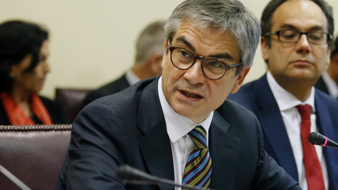 Marcel advierte que demanda de camioneros por combustibles 