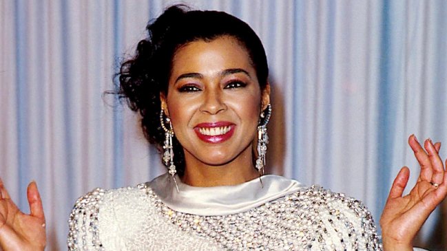 Muere Irene Cara, la cantante detrás de éxitos de 