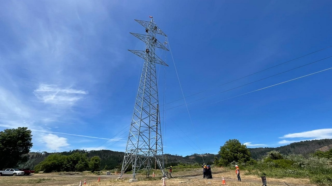 Torres derribadas con dinamita en Hualqui estarán repuestas en diciembre