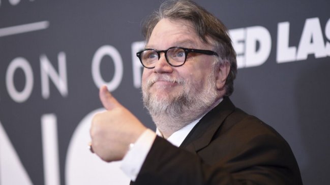   Guillermo del Toro se ofrece a pagar estatuillas ante crisis de premios Ariel 
