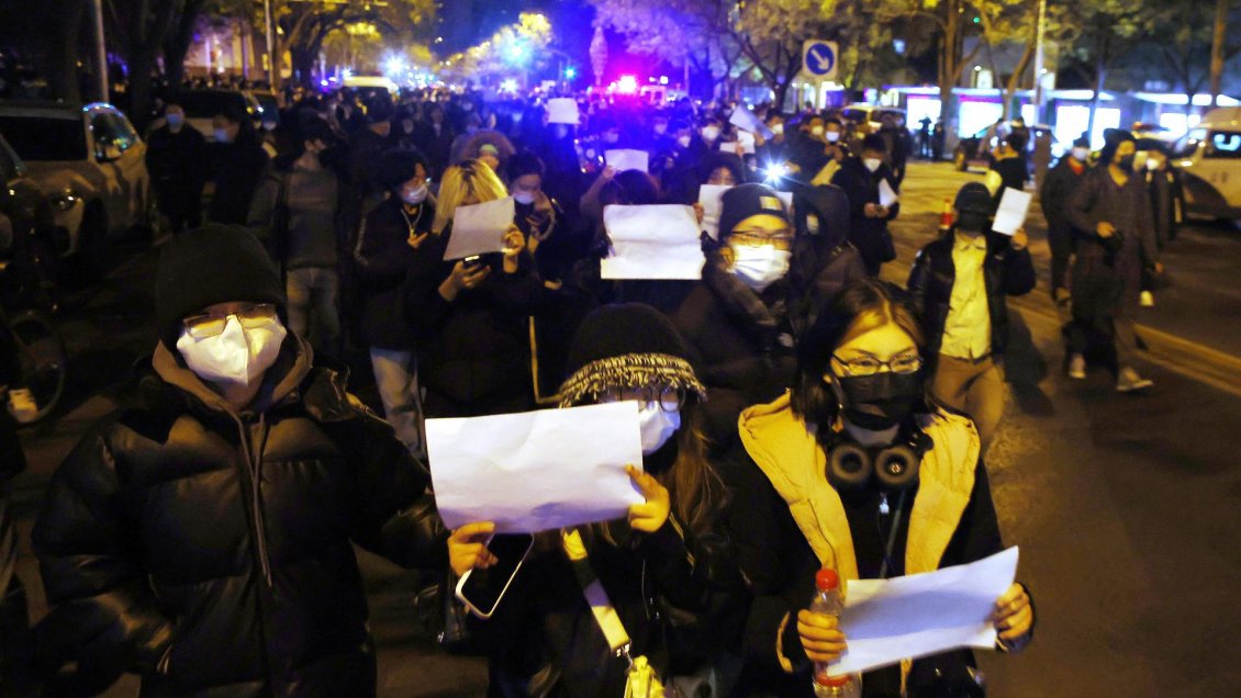 Periodista de la BBC fue detenido durante las protestas anticovid en China