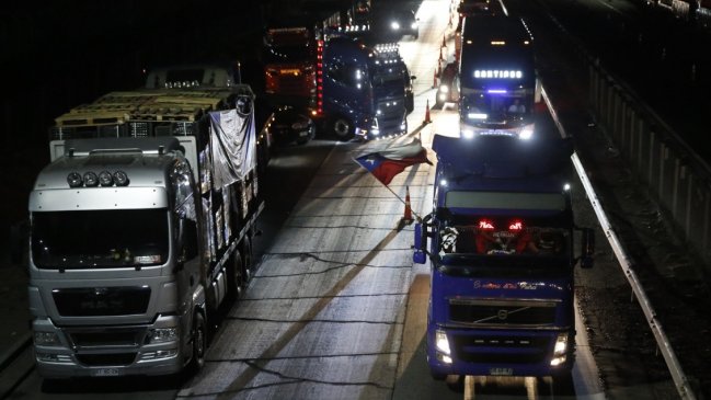   Tras ocho días, acuerdo con el Gobierno y empresarios puso fin al paro camionero 