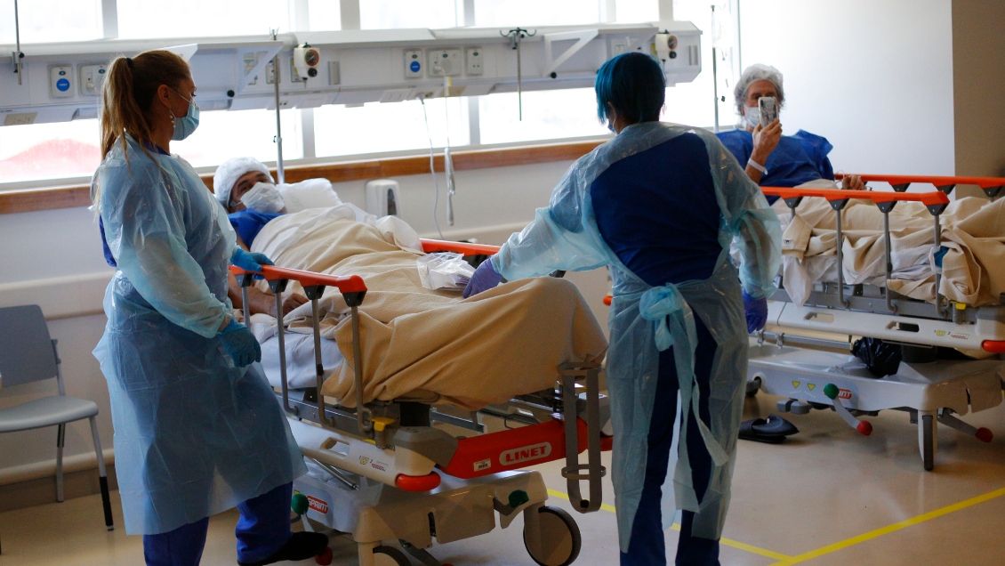 Colegio de Enfermeras criticó proyecto de senadores para incorporar a técnicos en el Código Sanitario