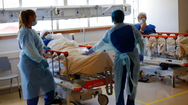 Colegio de Enfermeras criticó proyecto de senadores para incorporar a técnicos en el Código Sanitario