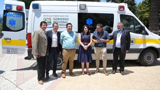  Entregan nuevas ambulancias para hospitales de Talca y Cauquenes  