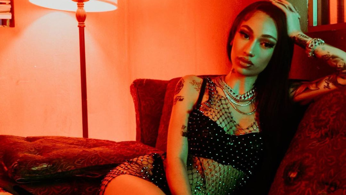 Modelo erótica de Onlyfans lanzó millonaria beca para ayudar a estudiantes