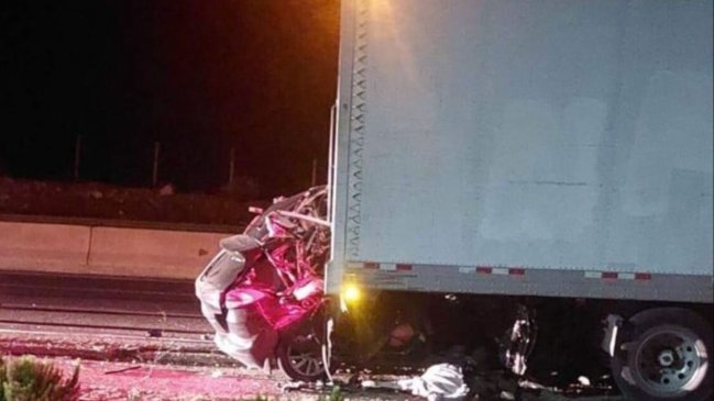   Violento accidente en Ovalle dejó cinco muertos: Vehículo de la PDI chocó con un tracto camión 