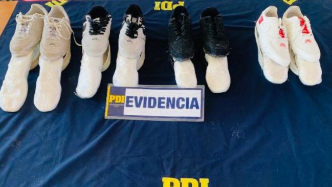 Tres sujetos que trasladaban droga oculta en sus zapatillas fueron detenidos en Arica