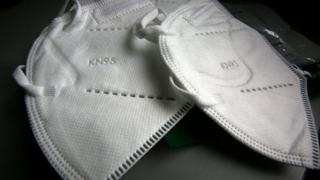 Francia no descarta volver a imponer mascarilla y pide vacunarse contra el Covid