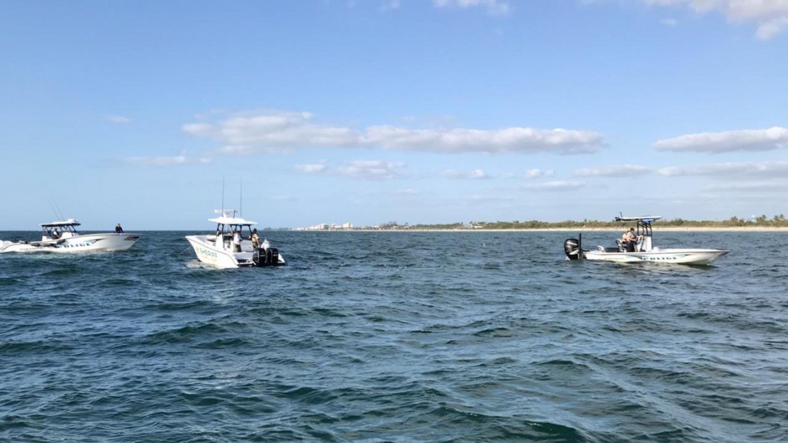 Un menor murió luego de que avioneta se estrellara en el mar en Florida