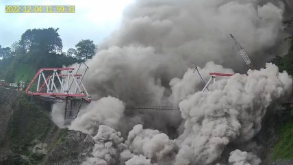  Indonesia eleva al máximo nivel la alerta tras la erupción del volcán Semeru 