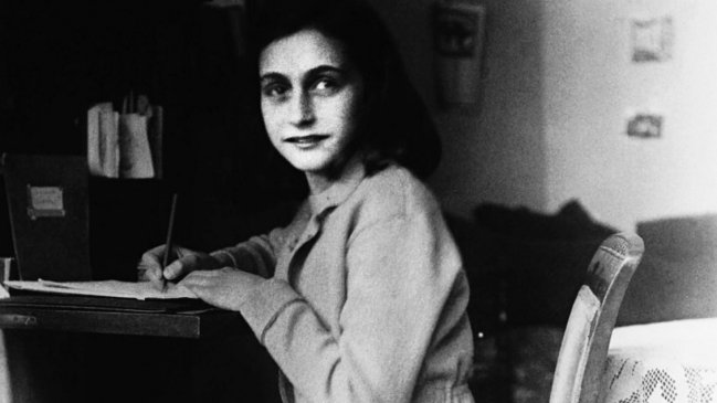  Una tienda de Ámsterdam retira vajilla con la figura sonriente de Ana Frank  