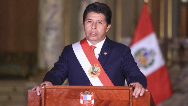 Castillo dice que quienes quieren destituirlo buscan dinamitar la democracia