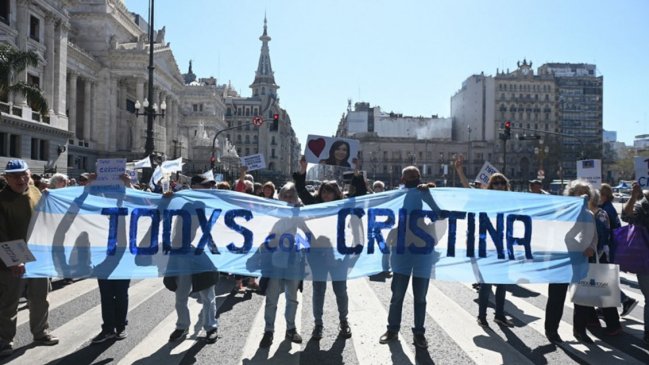 Movilizaciones en Buenos Aires en apoyo a Cristina Fernández ante veredicto