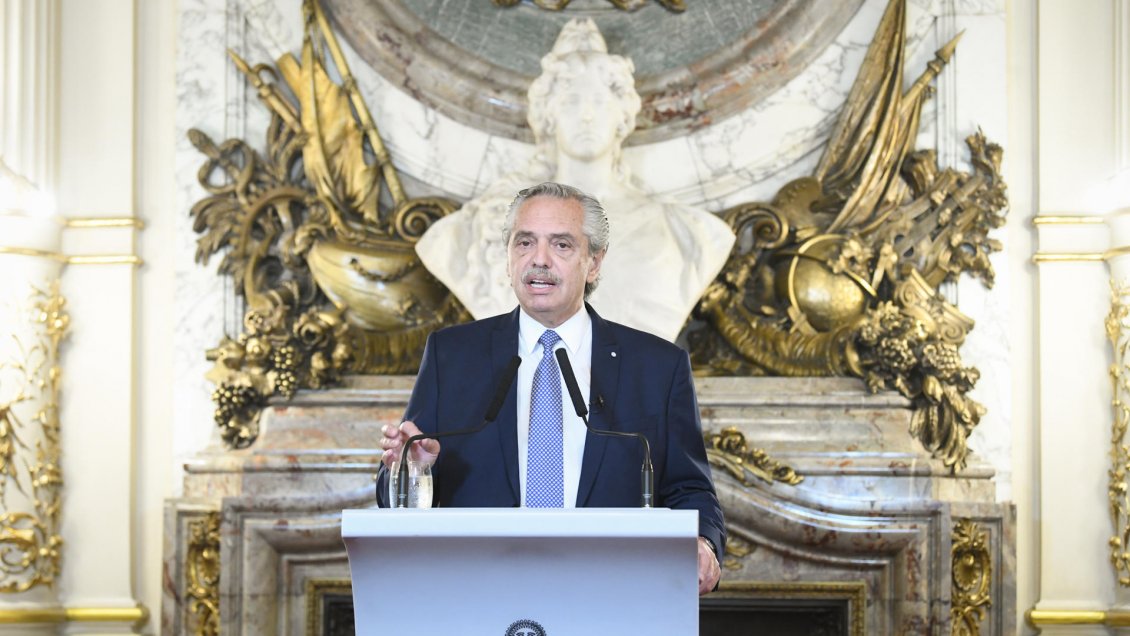 Presidente de Argentina defiende a Cristina Fernández: 