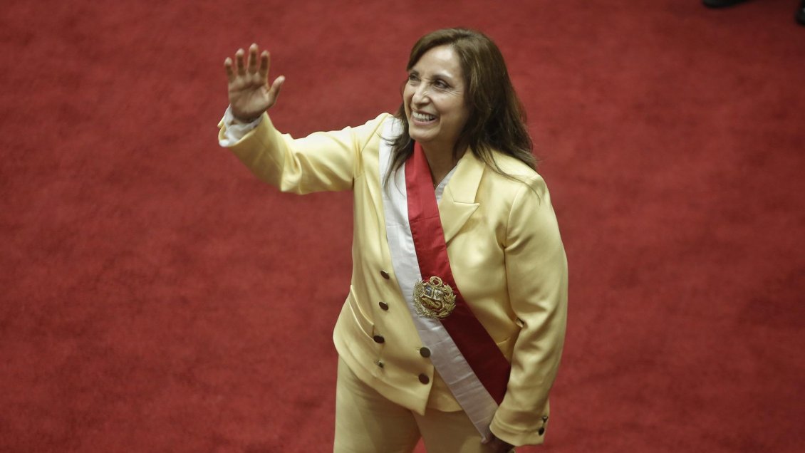 Quién es Dina Boluarte, la primera mujer en llegar a la Presidencia de Perú