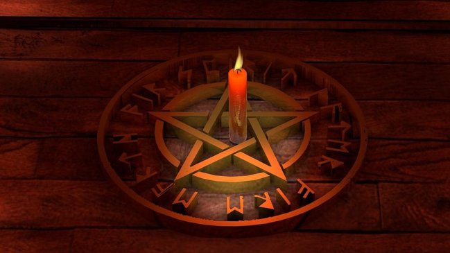 Pareja inventó una maldición y estafó con millonarios rituales a una persona en Florida