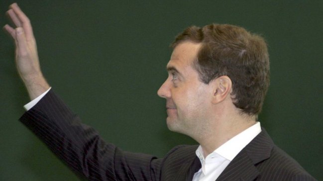 Medvédev: Rusia aumenta producción de las 