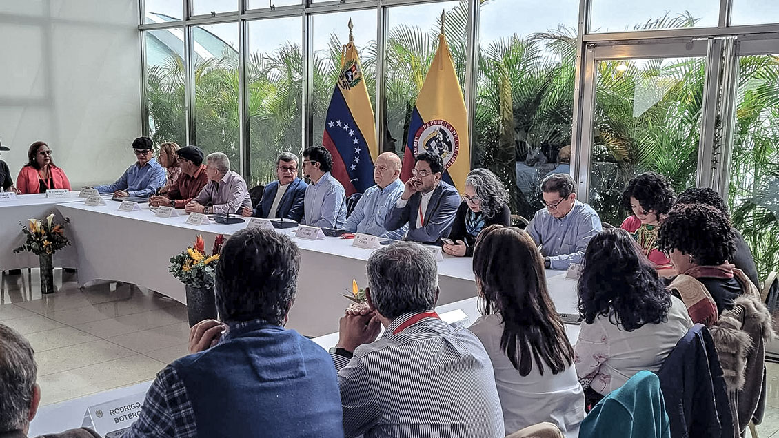 ELN libera a 20 rehenes en medio de diálogos de paz con Gobierno colombiano