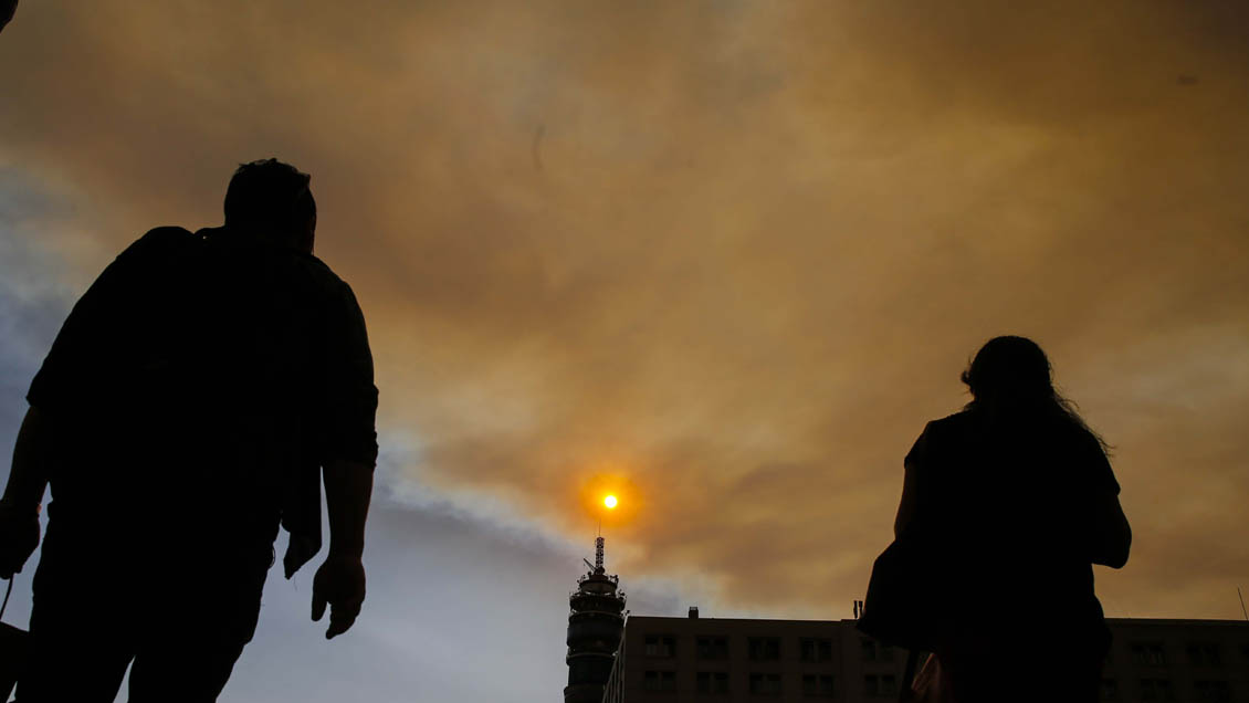 Balance de Onemi: Hay 11 incendios forestales en combate en el país