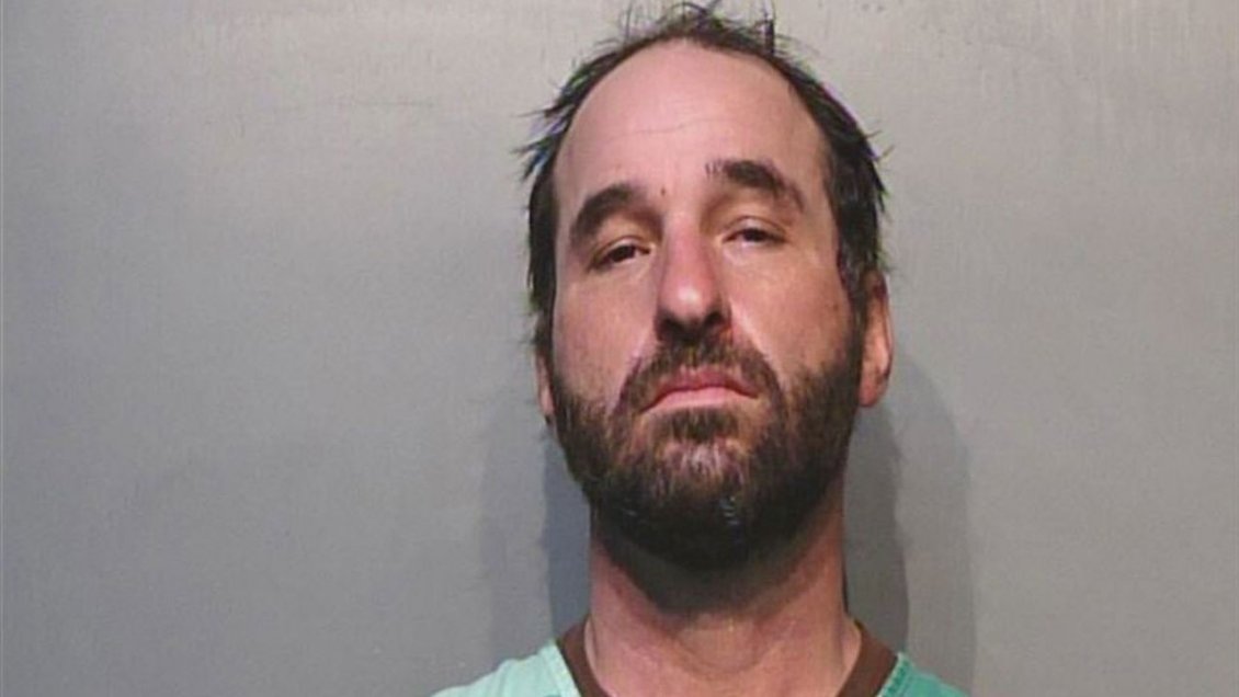 Condenan a 5 años a uno de los primeros asaltantes del Capitolio de EE.UU.