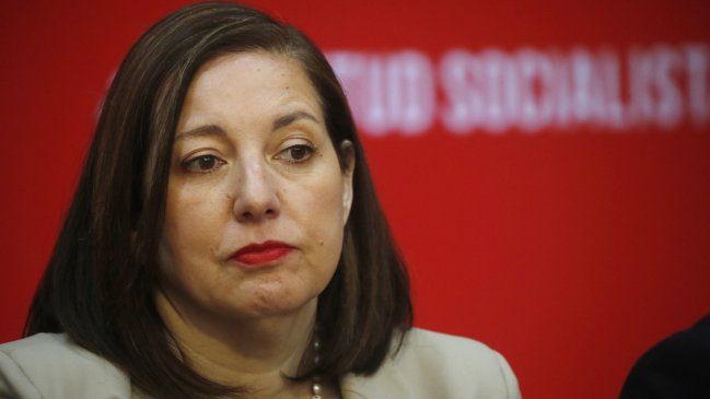 Presidenta del PS y críticas al acuerdo constitucional: Me sorprende, todos sabíamos lo que firmamos