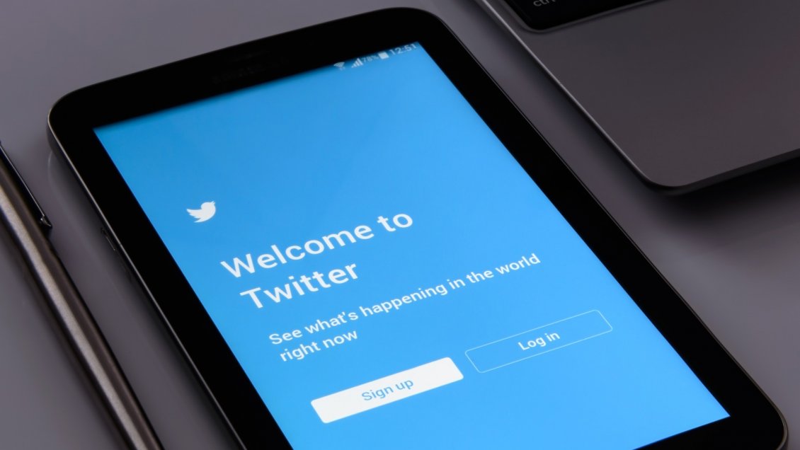 Twitter prohibirá los enlaces a varias redes sociales de la competencia