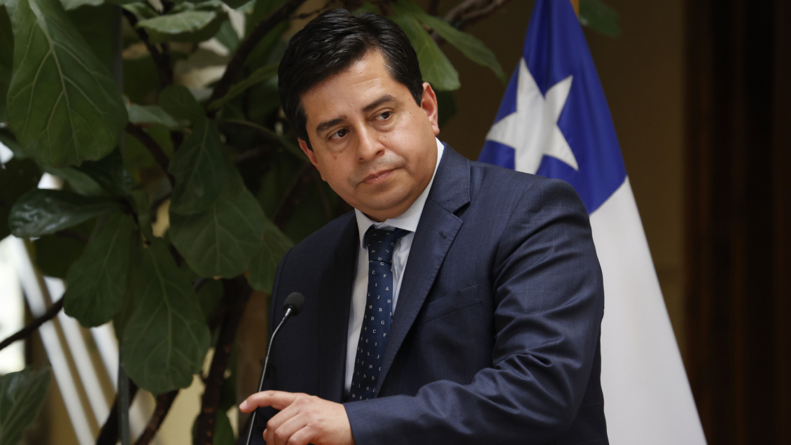 Senador Araya pide investigar a Marta Herrera por dichos sobre Hernán Larraín, Iván Moreira y Jorge Abbott