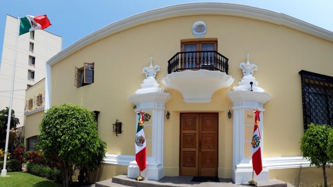   Perú expulsó al embajador mexicano debido a la 