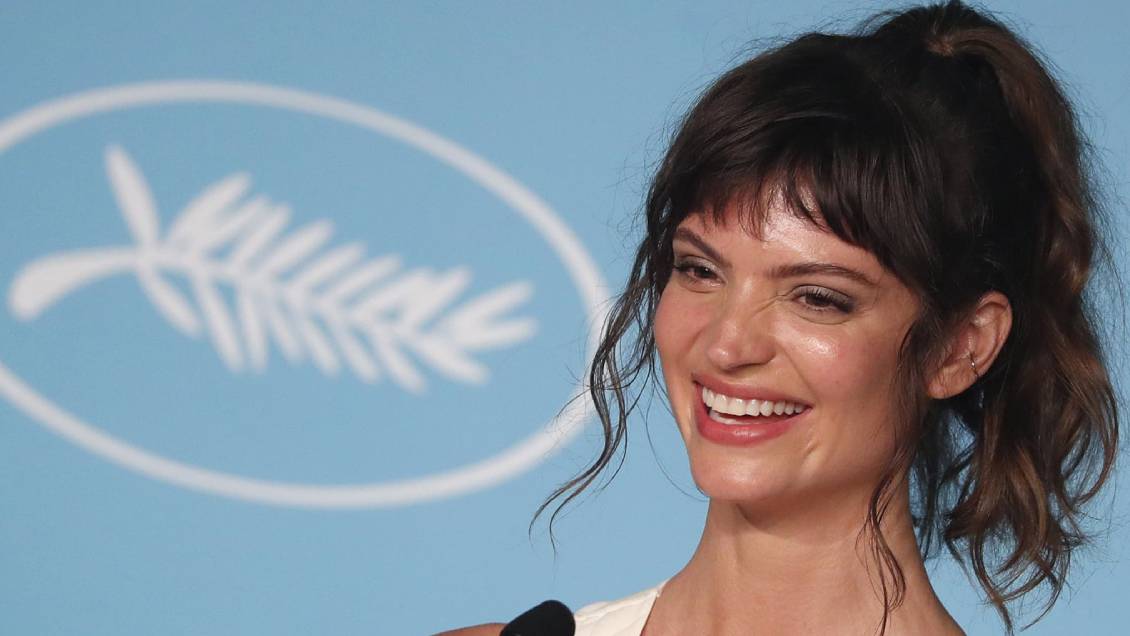 Revelan causa de muerte de Charlbi Dean, actriz de 